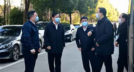 省委常委、苏州市委书记蓝绍敏来到哈尔滨袁骏移动智能设备有限公司调研